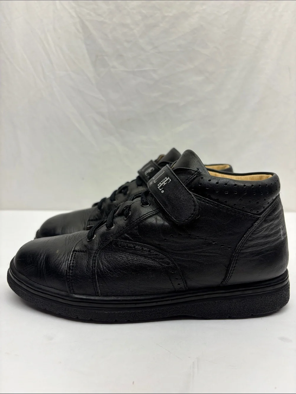 ELLE Paris Kid’s Black Leather Lace-Up Sneakers, SZ 3 little boy, box 74